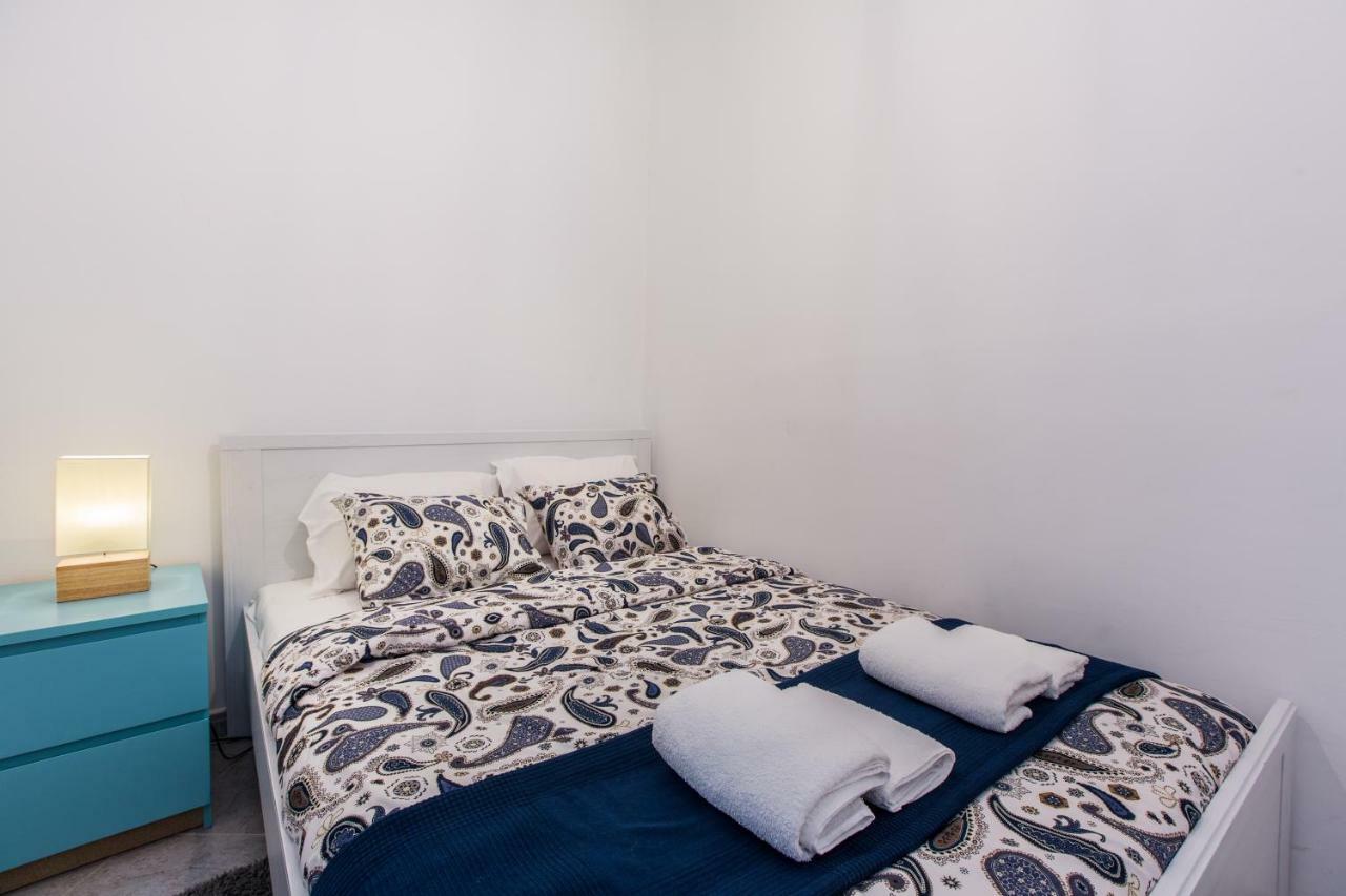 Santos Neighborhood Apartment Lisbon Exterior photo